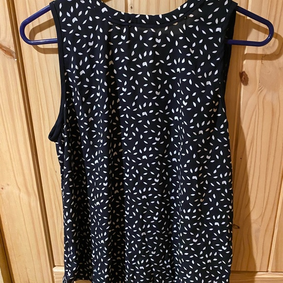 Loft black and white dressy top size small - Picture 3 of 5